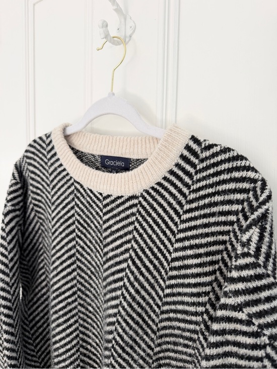 Sweaters - Black & Cream Herringbone Knit Sweater – One Size – Oversized